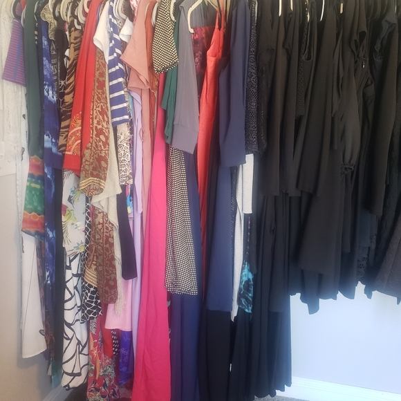 Large variation of womens clothing sizes XS- XXL Dresses Blouses & Skirts ☺️ - Picture 4 of 5